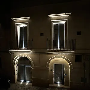 Oda ve Kahvaltı Alora Boutique