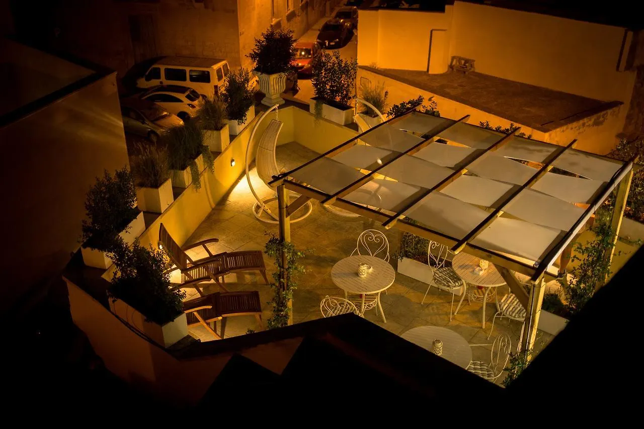 **  La Loggia Dei Rayno Bed & Breakfast Lecce Italy