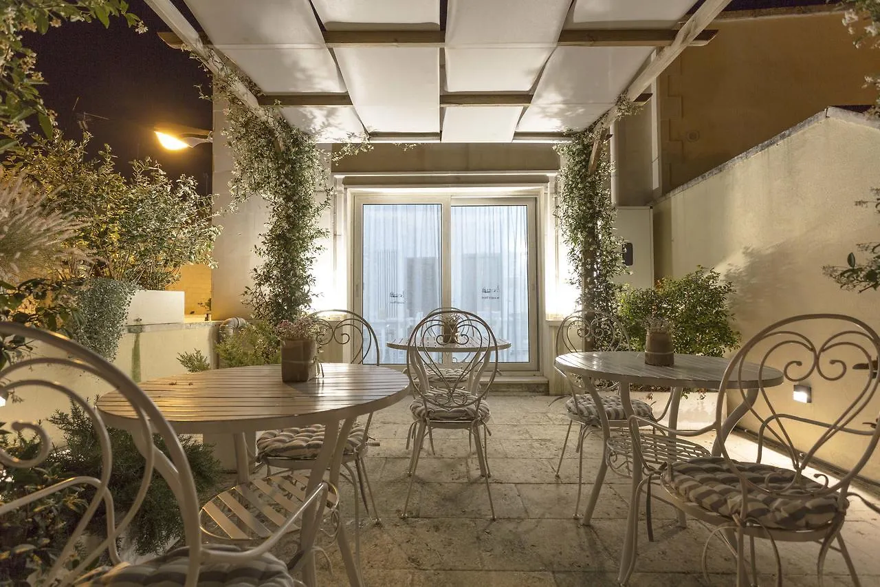 La Loggia Dei Rayno Bed & Breakfast Lecce Italy